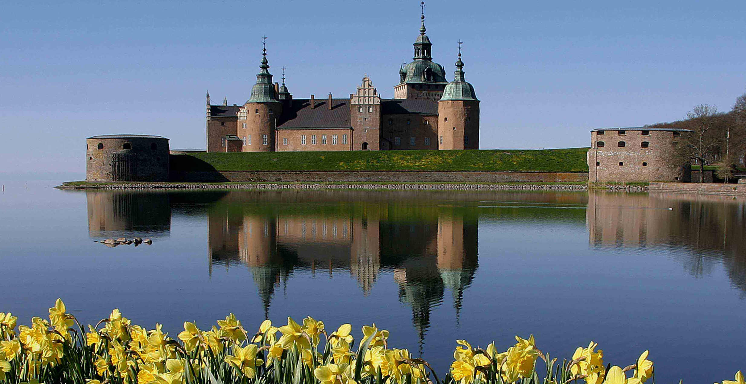 NORDISK SAMLING: Ideen om et nordisk fellesskap har et sterkt symbol i form av Kalmar slott, hvor det i 1397 ble etablert en union som favnet om mesteparten av dagens Norden. I nyere tid blir begrepet «den nordiske modellen» brukt for å beskrive noe av regionens delte politiske og samfunnsøkonomiske arv.